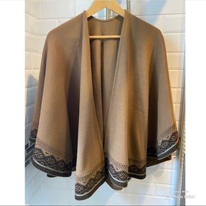 Poncho light brown. One size.
